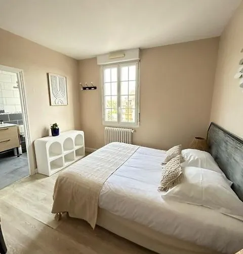 De La - Deauville - Boutique De Charme Vue Ou Campagne - Acces Direct מלון בלונוויל-סור-מר