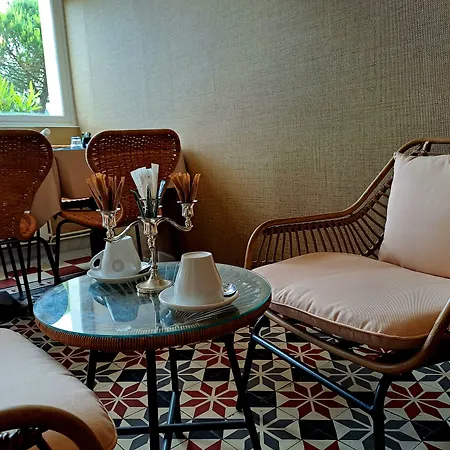 ホテル De La - Deauville - Boutique De Charme Vue Ou Campagne - Acces Direct