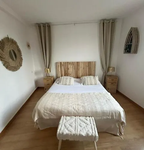 ホテル De La - Deauville - Boutique De Charme Vue Ou Campagne - Acces Direct 3*